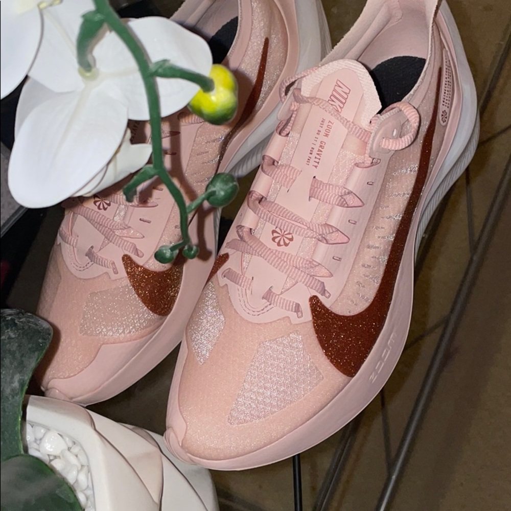 🌺 Nike Zoom Gravity🌺